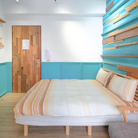 Re+Wood Guesthouse Тайнань Экстерьер фото