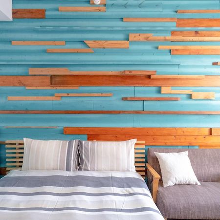 Re+Wood Guesthouse Тайнань Экстерьер фото