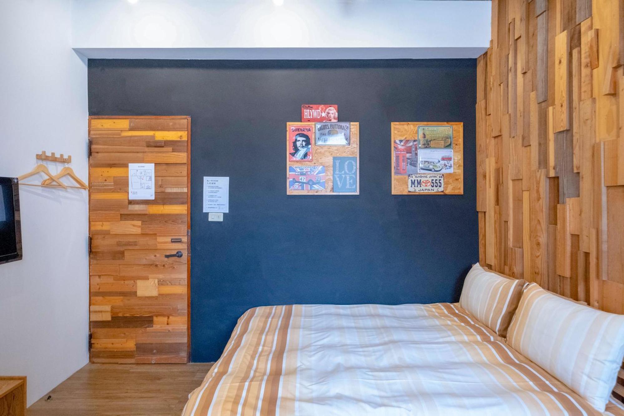 Re+Wood Guesthouse Тайнань Экстерьер фото
